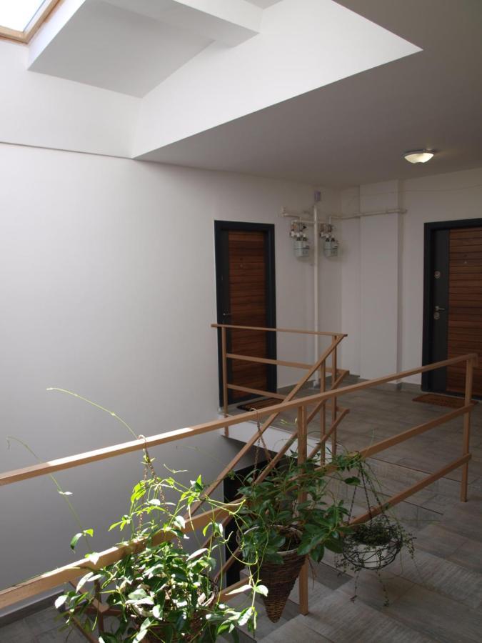 Amavera Apartment Targu Jiu Bagian luar foto