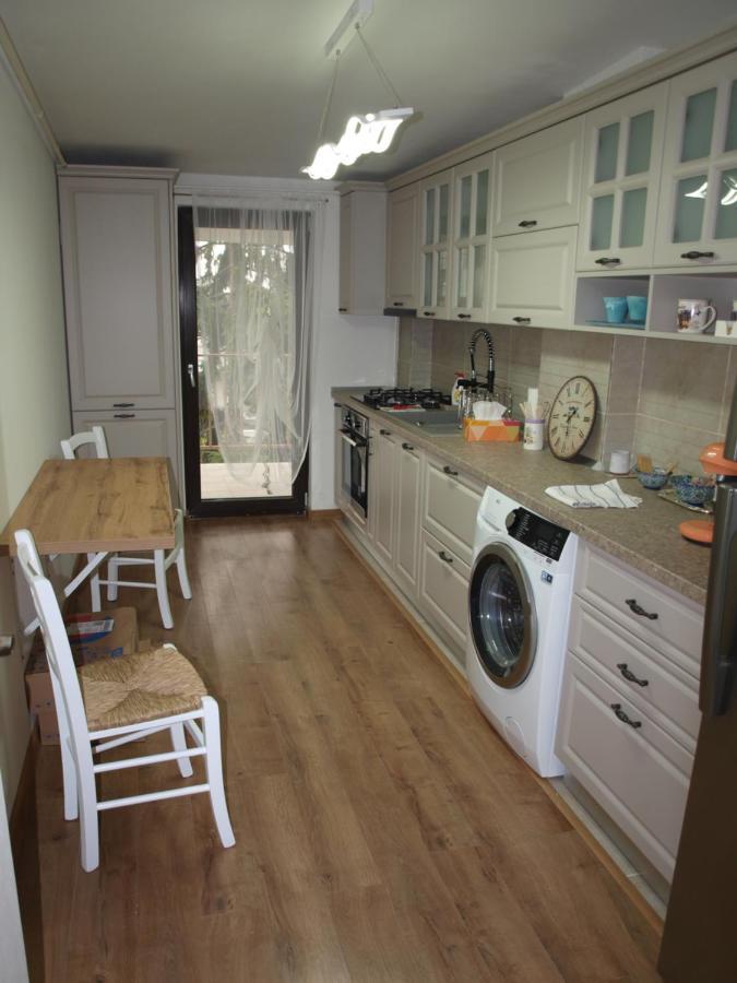 Amavera Apartment Targu Jiu Bagian luar foto