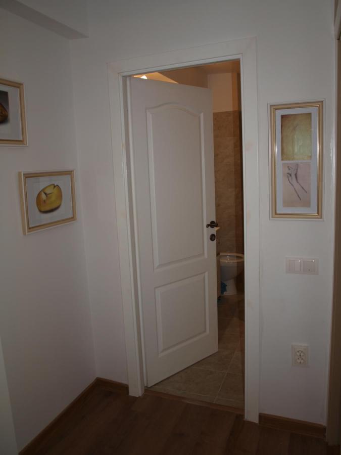 Amavera Apartment Targu Jiu Bagian luar foto