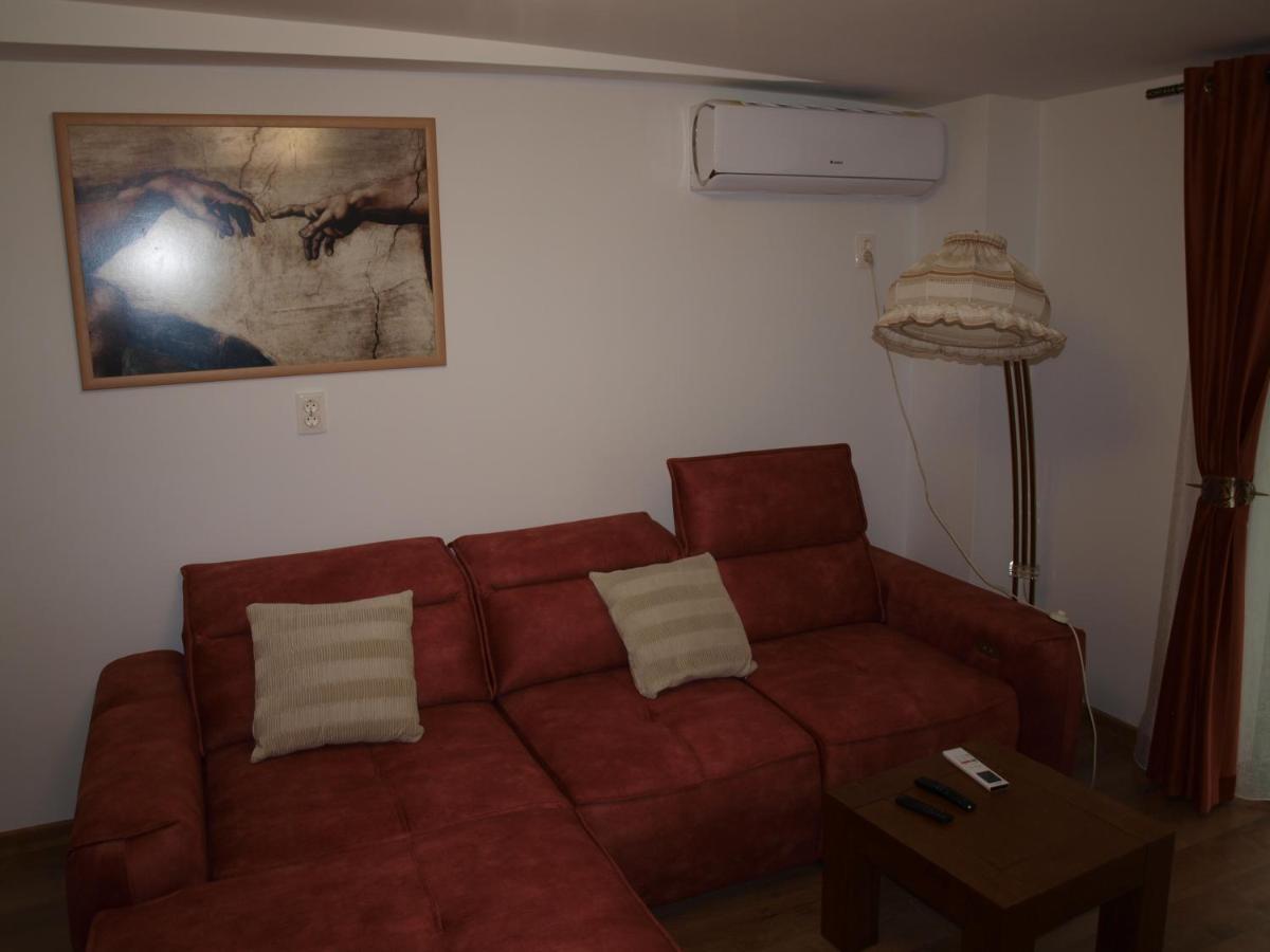 Amavera Apartment Targu Jiu Bagian luar foto