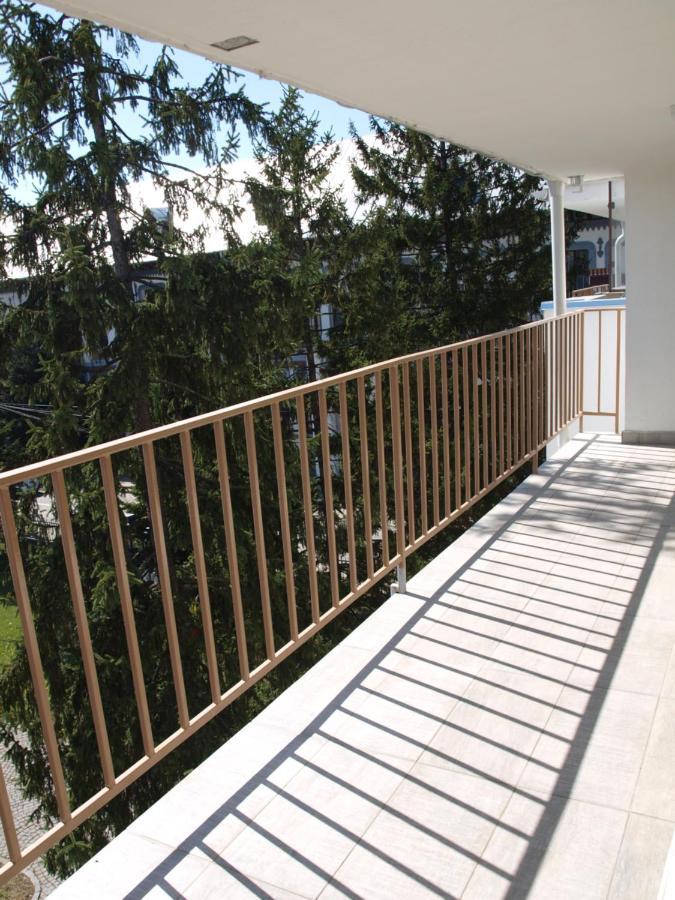 Amavera Apartment Targu Jiu Bagian luar foto