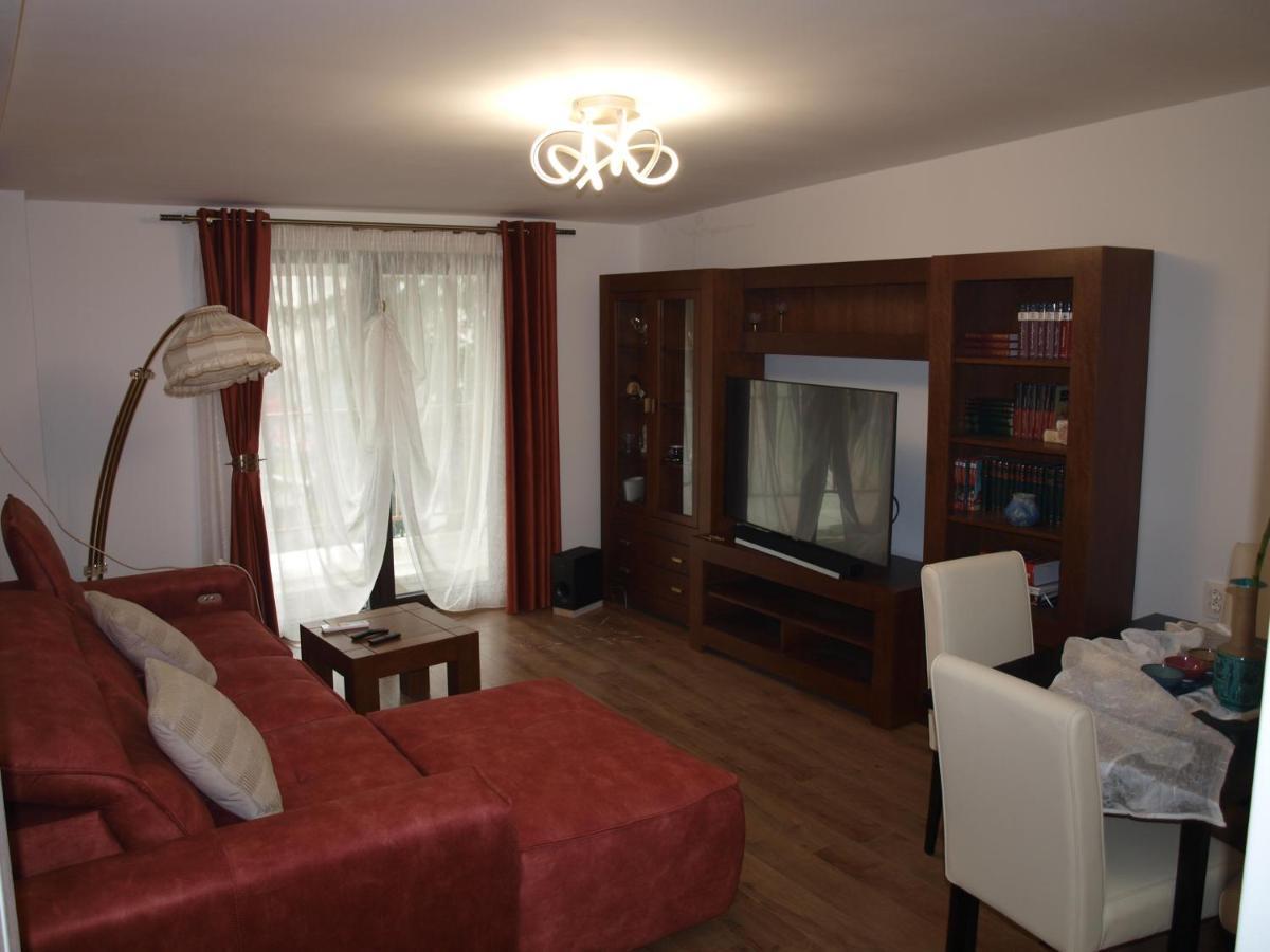 Amavera Apartment Targu Jiu Bagian luar foto