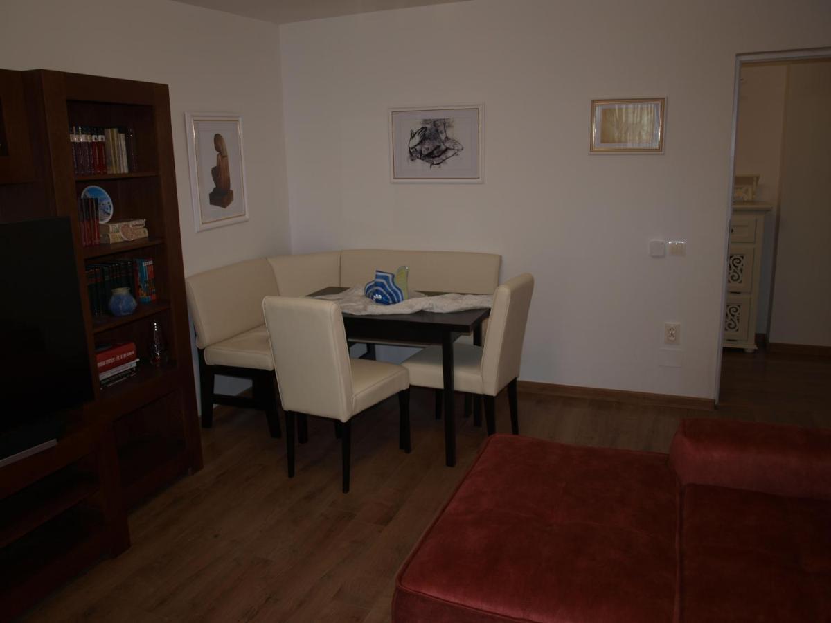 Amavera Apartment Targu Jiu Bagian luar foto