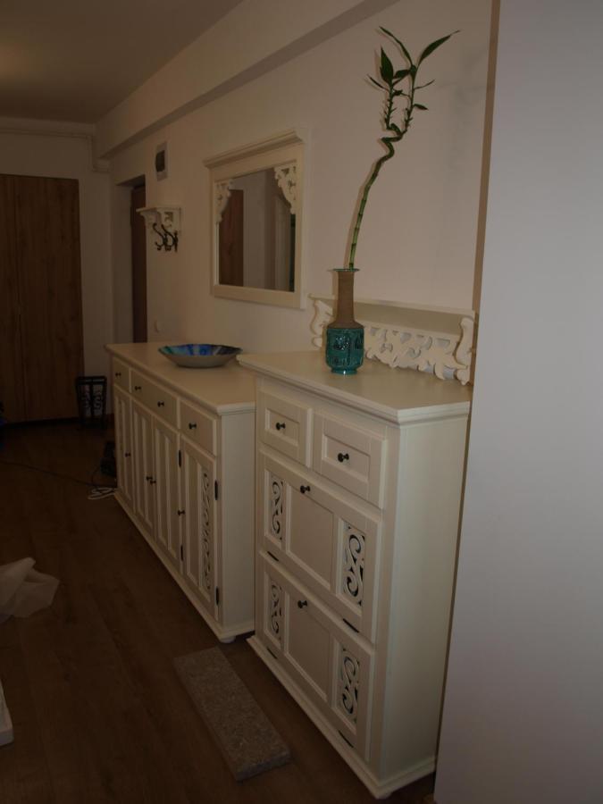Amavera Apartment Targu Jiu Bagian luar foto